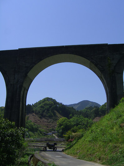 宝珠山の橋.jpg